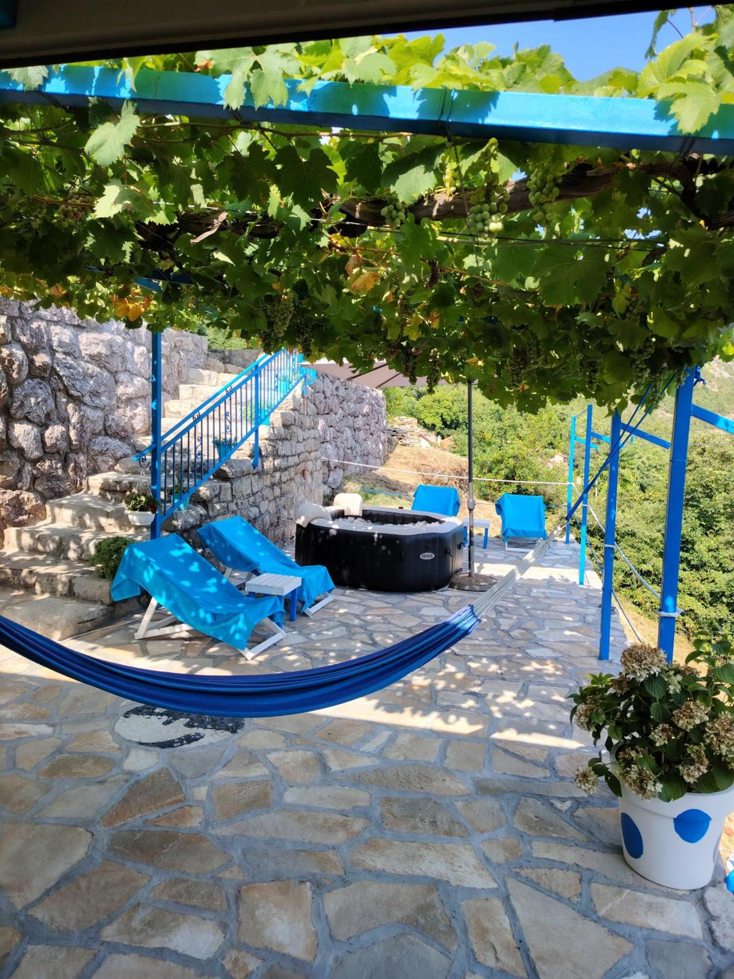 Etno House Happy Village Cetinje Exteriör bild